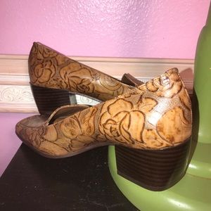 Augustine Max tooled leather women’s 8 1/2 heels